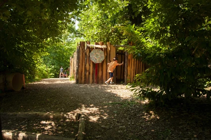 Passeggiata sui pony nel bosco degli gnomi nell'entroterra del Lago di Garda 1 Passeggiata sui pony nel bosco degli gnomi nell'entroterra del Lago di Garda 1